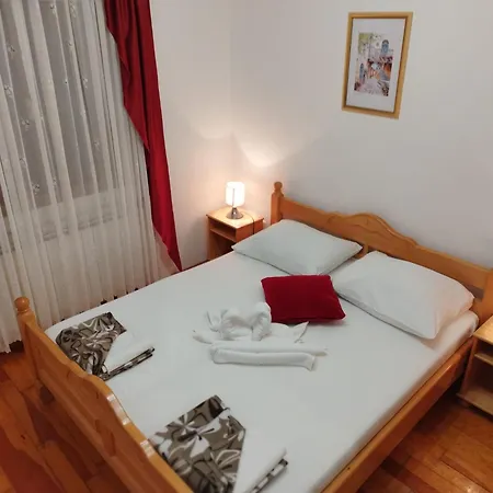 Apartmans Martha Karlobag Exteriör bild